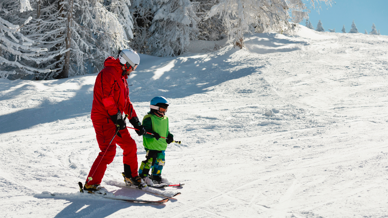 Jak naučit děti lyžovat? Nespěchejte a bavte se!
